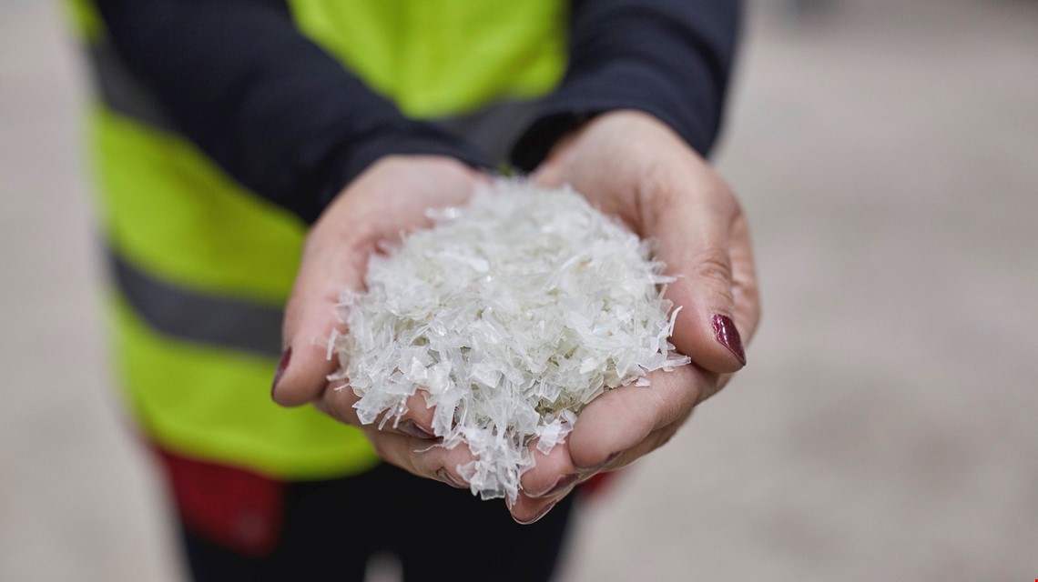 TOMRA ve Borealis Plastik Atık Ayıklama, Gelişmiş Mekanik Geri Dönüşüm Tesisini Açtı